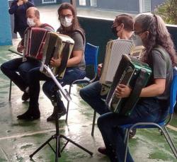 Apresenta&ccedil;&atilde;o no Col&eacute;gio Educarte