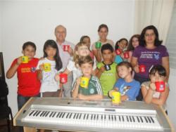 entrega de canecas 4 20120720 1727996569